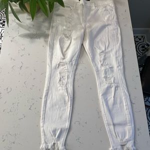 Express distressed white skinny jeans. EUC